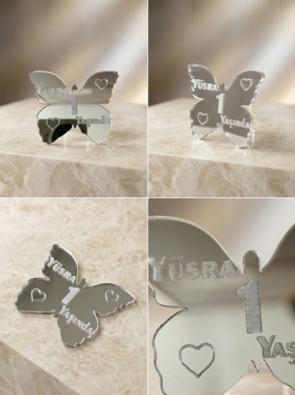 Kişiye Özel İsimli Kelebek Ayna Pleksi - 1 Yaş Doğum Günü Dağıtmalık Hediyelik (7.5 cm Gümüş)