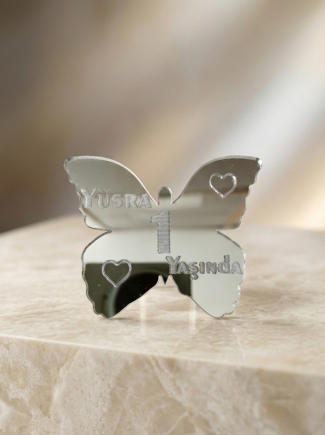 Kişiye Özel İsimli Kelebek Ayna Pleksi - 1 Yaş Doğum Günü Dağıtmalık Hediyelik (7.5 cm Gümüş)